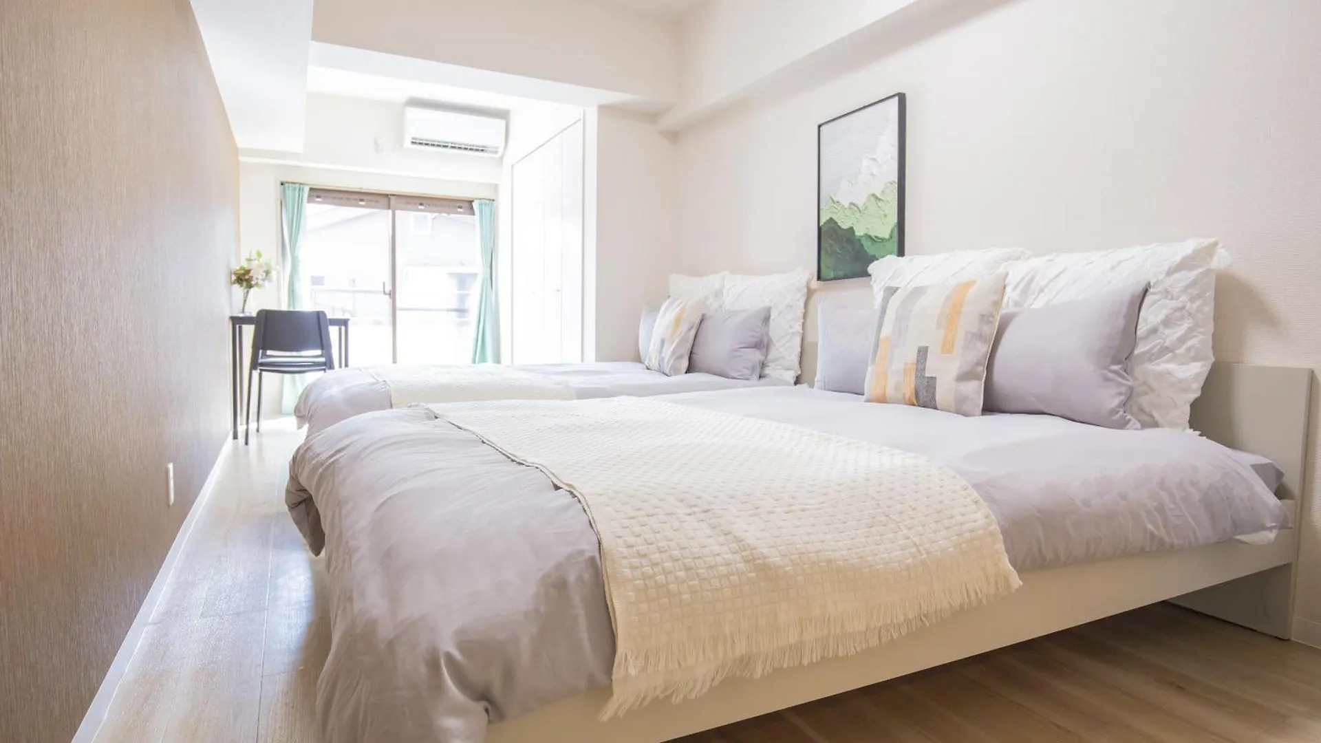 Walk To Ikebukuro Station. Sol3 Apartment Tokyo